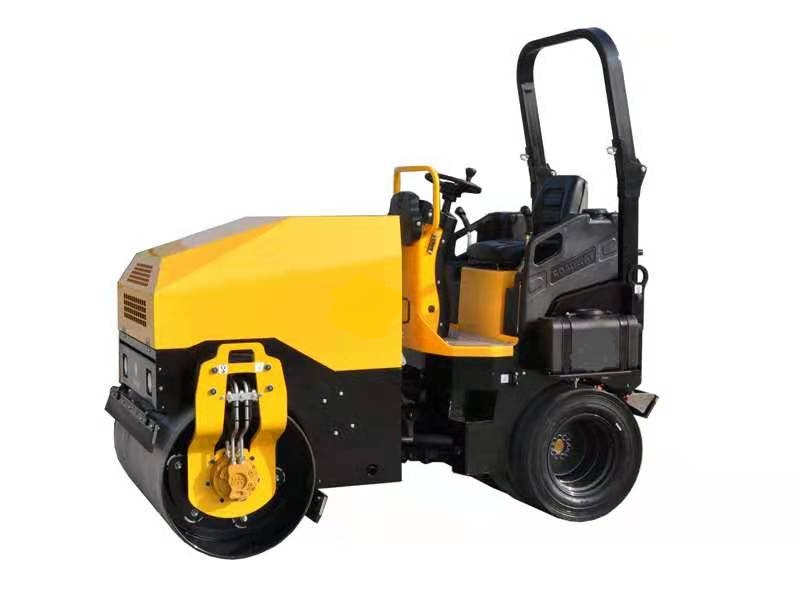 金鄉(xiāng)縣華馳機(jī)械小型壓路機(jī)生產(chǎn)廠家